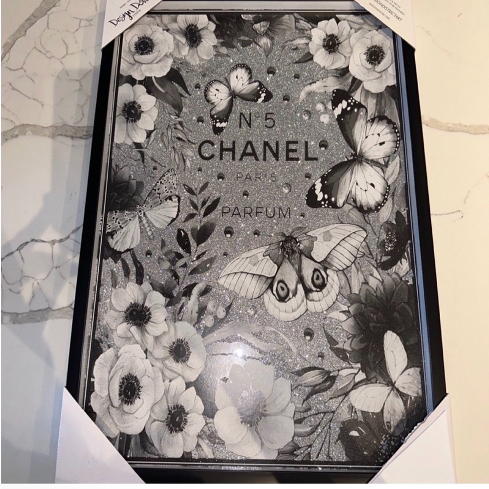 Design District CHANEL N°5 Butterfly & Floral Wall Art - Black & Silver